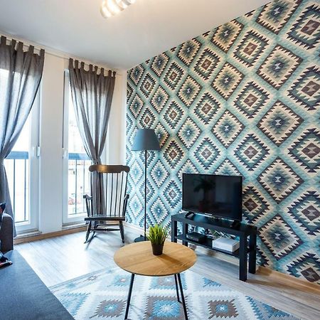 Ferienwohnung Modern Naive Downtown With Free Private Garage-Fast Wi-Fi Novi Sad Exterior foto
