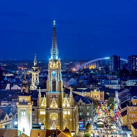 Ferienwohnung Modern Naive Downtown With Free Private Garage-Fast Wi-Fi Novi Sad Exterior foto