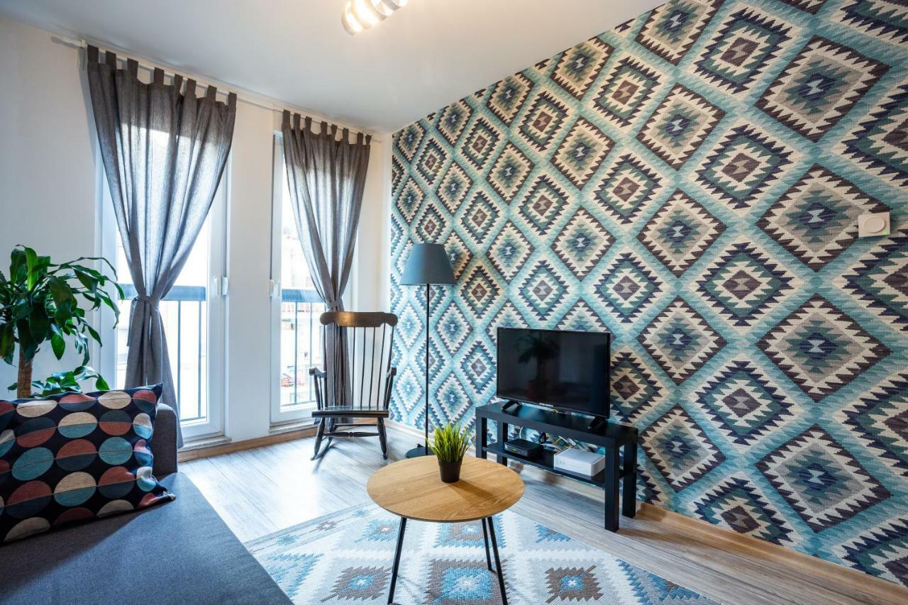 Ferienwohnung Modern Naive Downtown With Free Private Garage-Fast Wi-Fi Novi Sad Exterior foto