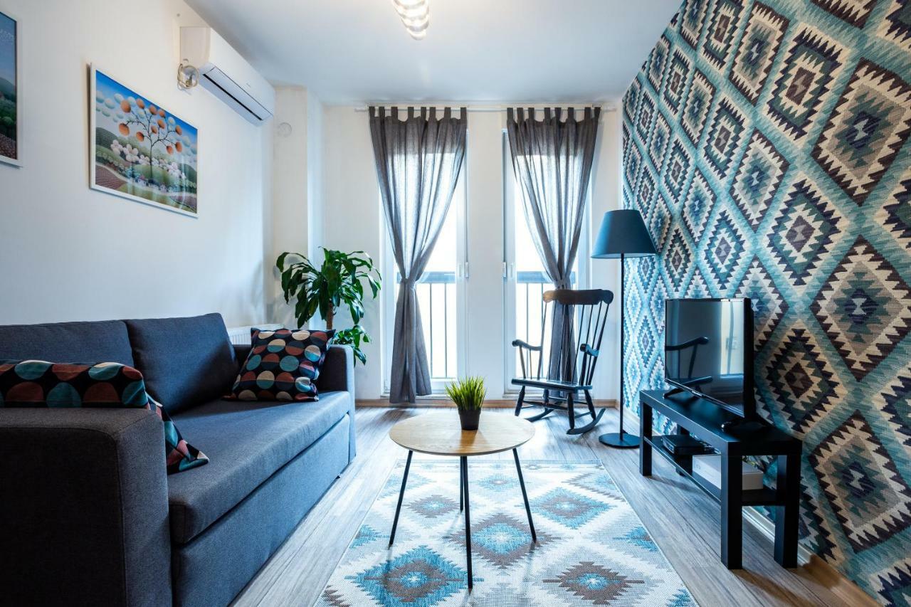 Ferienwohnung Modern Naive Downtown With Free Private Garage-Fast Wi-Fi Novi Sad Exterior foto