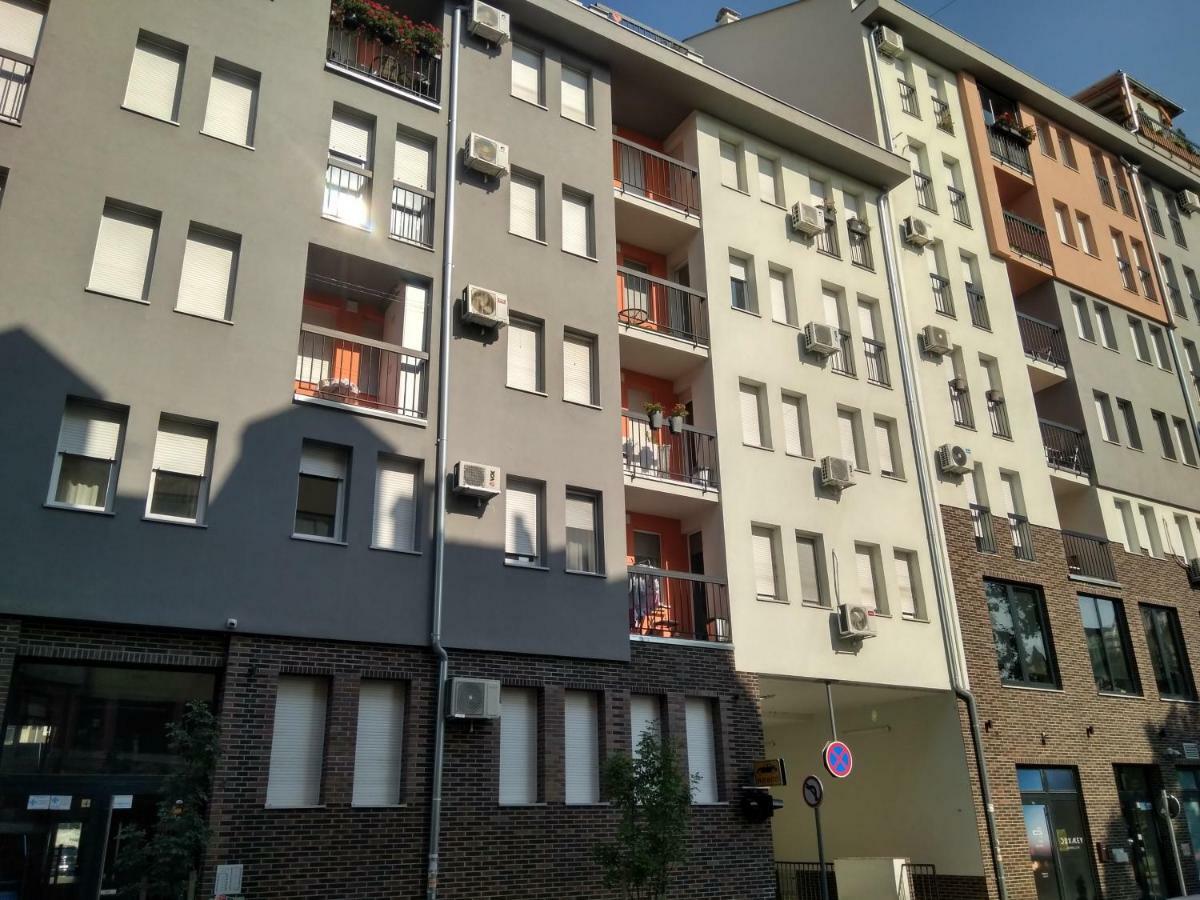 Ferienwohnung Modern Naive Downtown With Free Private Garage-Fast Wi-Fi Novi Sad Exterior foto